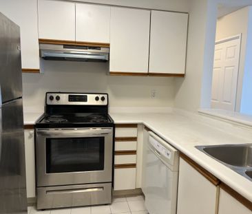 For Lease - 2177 Burnhamthorpe Road Unit# 701, Mississauga, Ontario - Photo 3