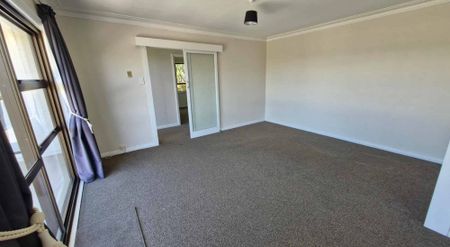 Tidy 1950’s Home - Photo 3