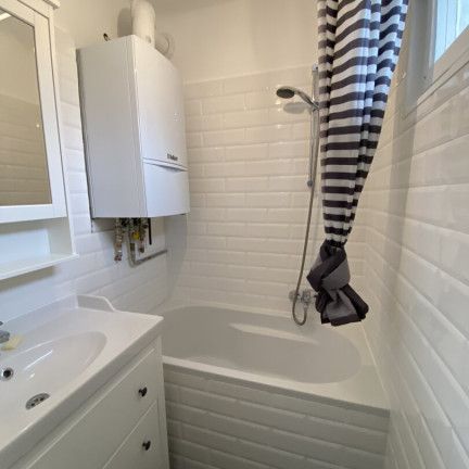 Zentrale 2,5 Zimmer Wohnung mit gutem Grundriss - Foto 1