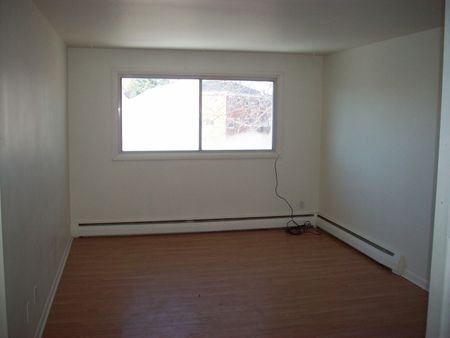 23 Theresa Crescent - Unit 9 - 2 bed, 1 bath - Photo 2