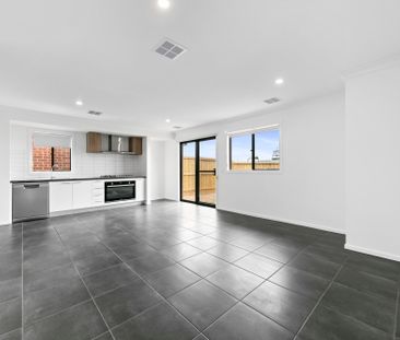 2 Aspen St, Winter Valley VIC 3358 - House For Rent | Domain - Photo 5