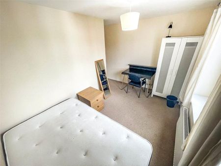 4 bedroom house to rent - Photo 3