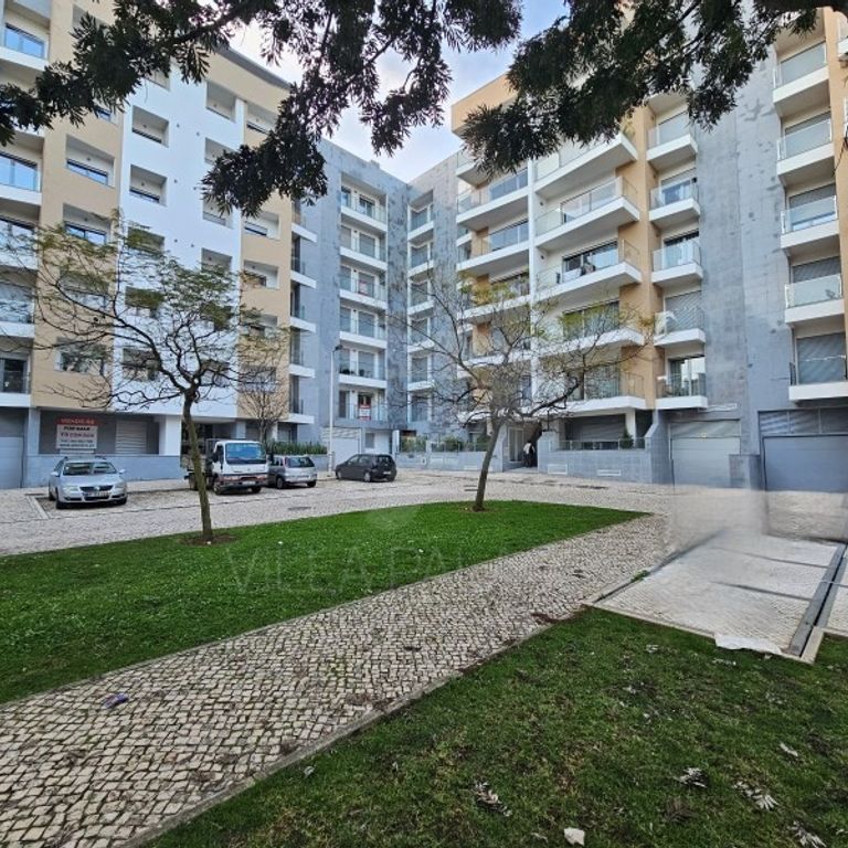 2 room luxury Apartment for rent in Cascais e Estoril, Portugal - Photo 1