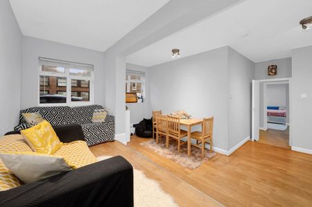 2 bedroom flat to rent - Photo 2