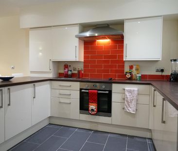 Flat 1, Seion Chapel Ambrose Street - Photo 2