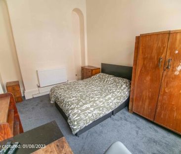 Room 2, 45 Micklegate - Photo 4