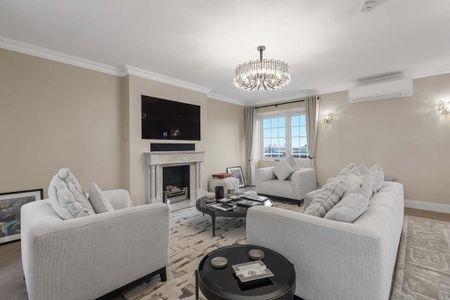 2 bedroom penthouse to rent - Photo 2