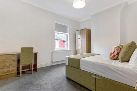 3 bedroom terraced house to rent - Photo 2