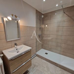 Location Appartement 2 pièces 53m² - Photo 2