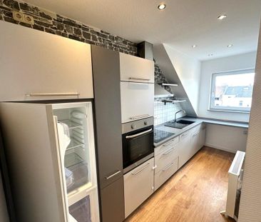 Gemütliche 3-Zimmer-Dachgeschosswohnung in Gelsenkirchen-Buer! Einb... - Photo 3