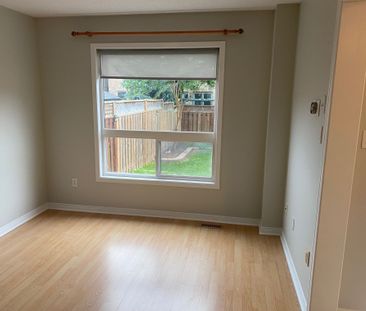 For Lease - 2351 Newcastle Crescent, Oakville, Ontario - Photo 1