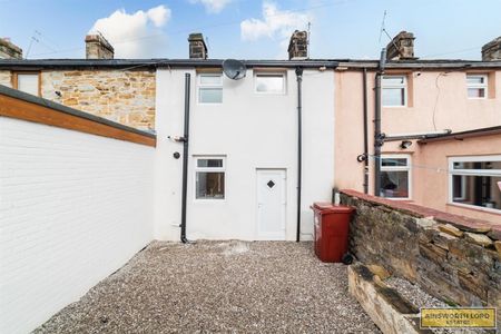 Beautiful 2 Bed Cottage, Gannow Lane, Rosegrove, Burnley - Photo 3