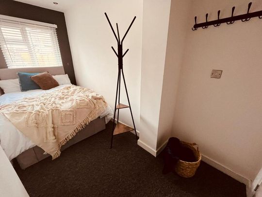 1 bedroom in a house share to rent - Photo 1
