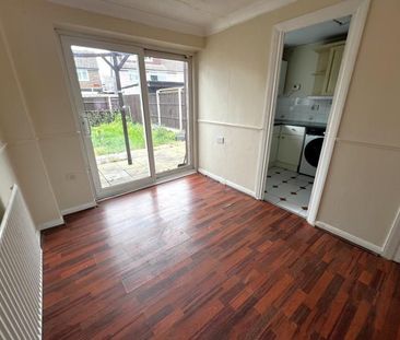 3 bedroom terraced house to rent - Photo 2