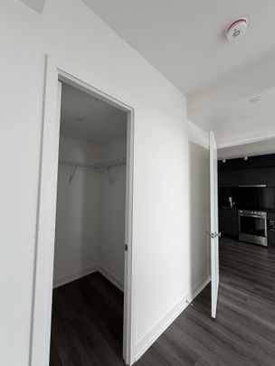 For Lease - 448 Burnhamthorpe Road, Mississauga, Ontario - Photo 1