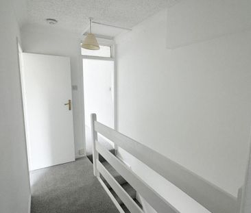 2 bedroom end of terrace house to rent - Photo 4