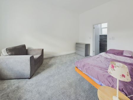 One bed flat to rent in Wooda Road, Launceston, PL15 - Photo 2