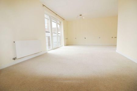 4 bedroom apartment to rent - Photo 2