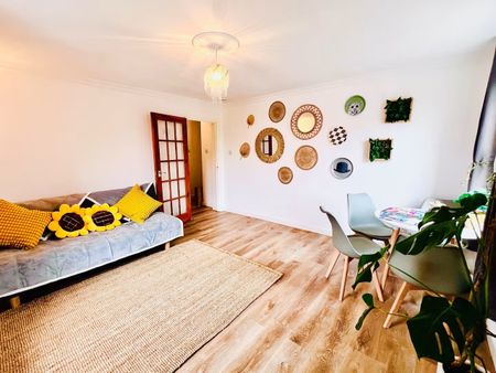 1 Bed Flat, Robertson's Count, EH8 - Photo 4