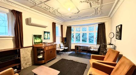 Elegant city house with sea views - Photo 2