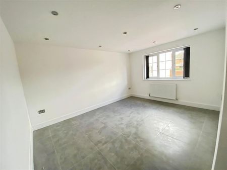 4 BED House To rent - Photo 4