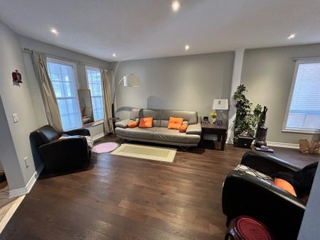 For Lease - 5579 Creditrise Place, Mississauga, Ontario - Photo 3