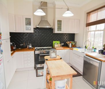 FANTASTIC CENTRAL LOCATION - Photo 5