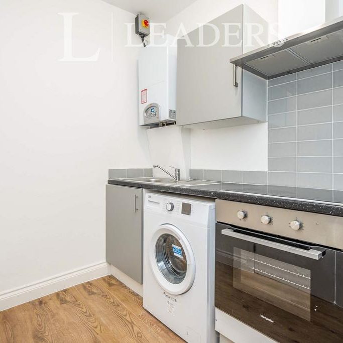 Studio to rent - Photo 1