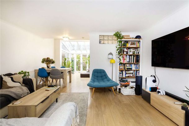 Legion Close, London, N1 1PJ - Photo 1