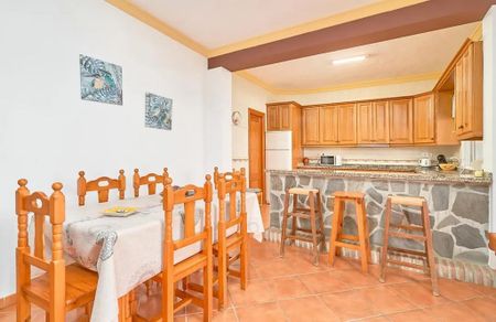 2 room luxury House for rent in Nerja, Andalusia - Photo 3