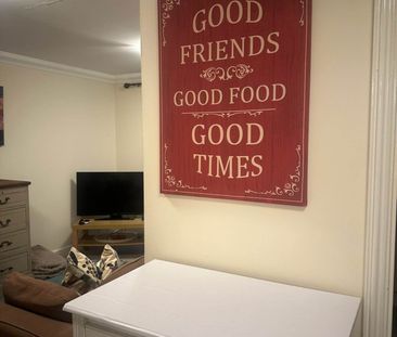 Room 2: 12 Pickering Place, Guildford, GU2 8AH - Photo 2
