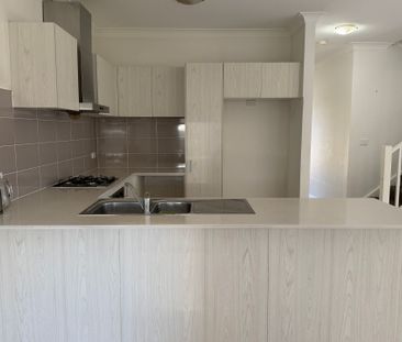 Beautiful and Spacious Property - Photo 6