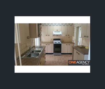 Three Bedroom Home - Long Term Rental - Photo 4