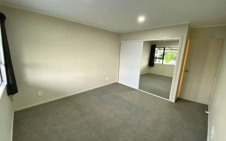 4 Bedrooms on West Harbour Dr - Photo 5