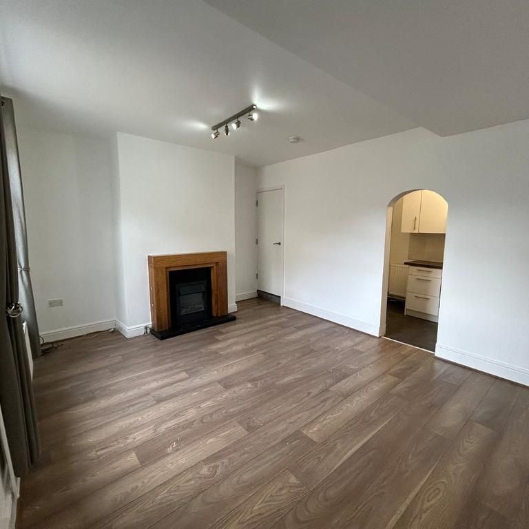 2 bedroom terraced house to rent - Photo 1
