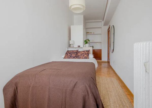 Avenida del Llano Castellano, Madrid, Community of Madrid 28034