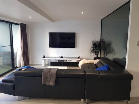 East Perth - Photo 2