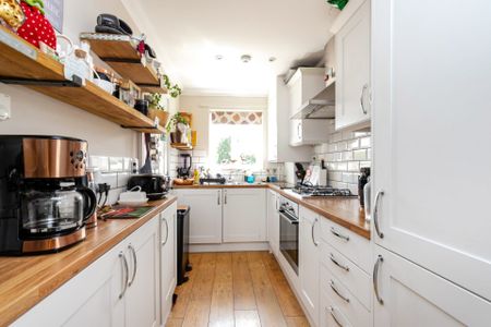 16, Benson Way - Photo 4