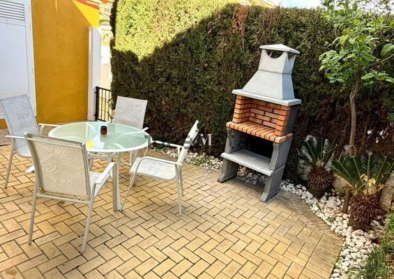 Alquiler de chalet pareado en Doña Pepa