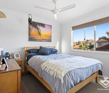 Fully renovated - 3 Bedroom townhouse $950 per week - Photo 2