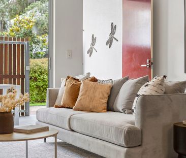 Fully Furnished One Bedroom Courtyard Apartment - Photo 3