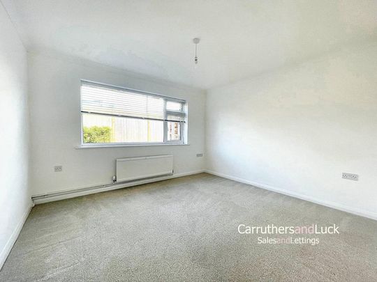 3 bedroom detached bungalow to rent - Photo 1