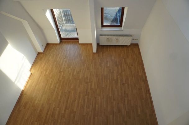 Individuelle Maisonettewohnung mit Balkon und offener Galerie in der Altstadt - Photo 1