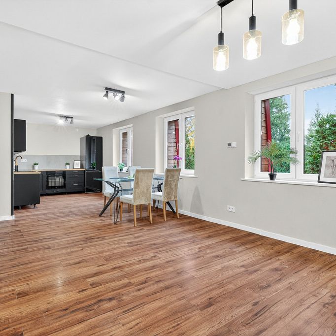 Mieszkanie 2-pok. w dworku! Zielona okolica - Zdjęcie 1