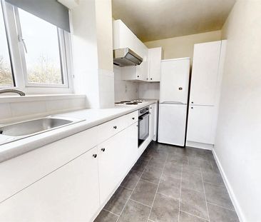 Rolvenden Grove, Kents Hill, Milton Keynes, MK7 - Photo 6