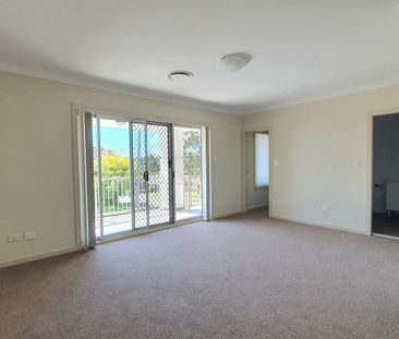 Spacious Four Bedroom Home! - Photo 1