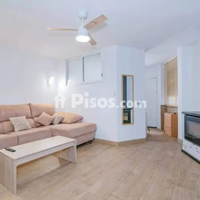 Chalet en alquiler en Calle C-1, cerca de Calle D - Photo 1
