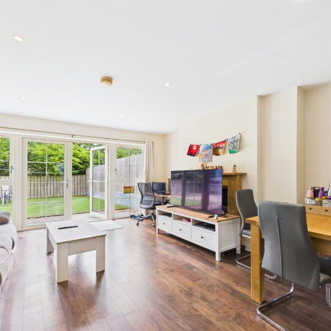 97 Coopers Mill Avenue, Dundonald, Belfast, BT16 1WR - Photo 1