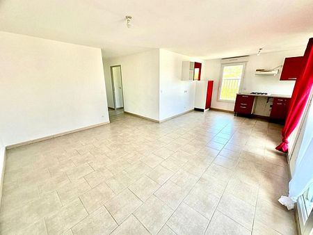 A louer Appartement T3 Saint Chamas 70 m2 900 - Photo 2