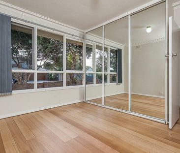 32 Banyule Road, Rosanna - Photo 3